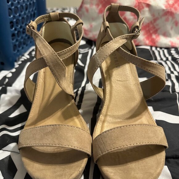 Torrid Beige Strap Wedges - Size 9 - Picture 1 of 3